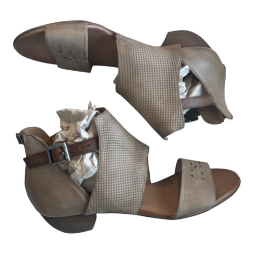 Miz Mooz Caribe Sandals Womens Size 42 Beige Leather Perforated US 10.5/11